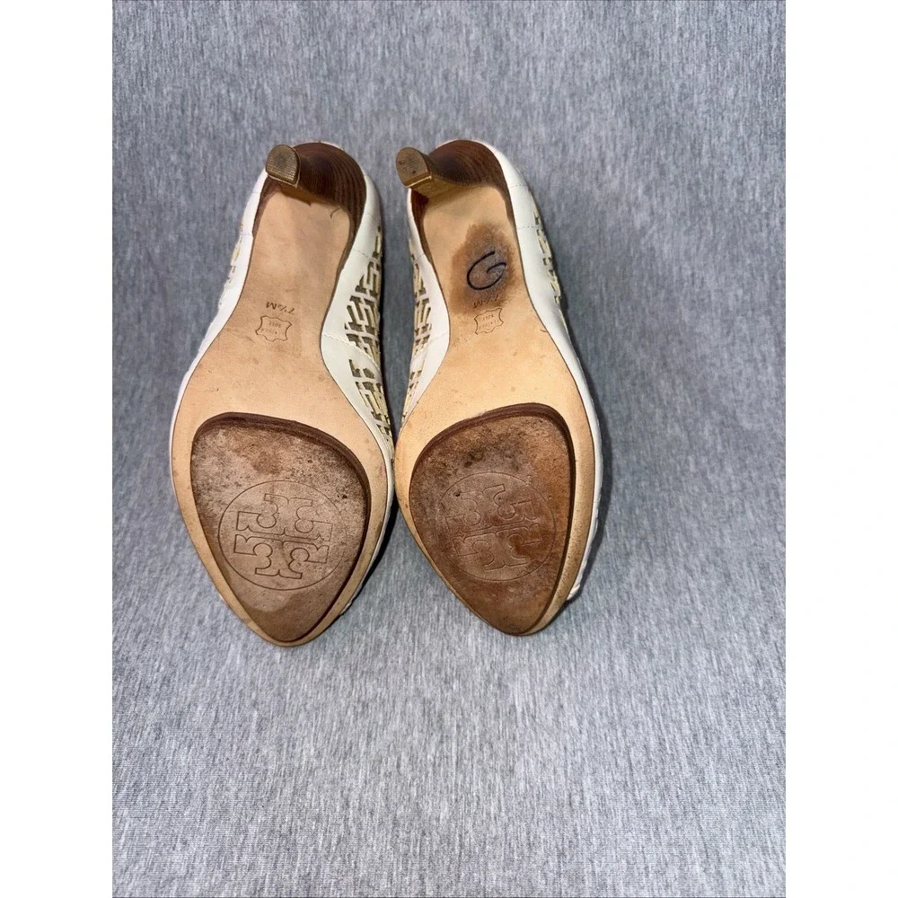 Tory Burch Geometric Cut-Out Logo Peep Toe Pumps White Leather US 7.5